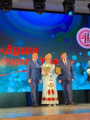 Руководитель ансамбля народной песни «Морошка» Елена Мартюшова стала лауреатом премии 