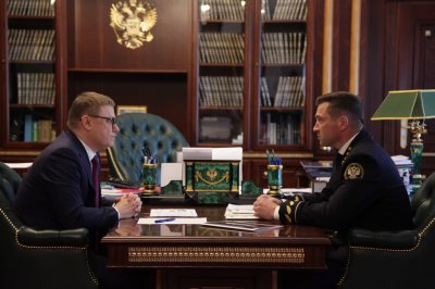 Алексей Текслер провел рабочую встречу с председателем КСП Челябинской области Алексеем Лошкиным